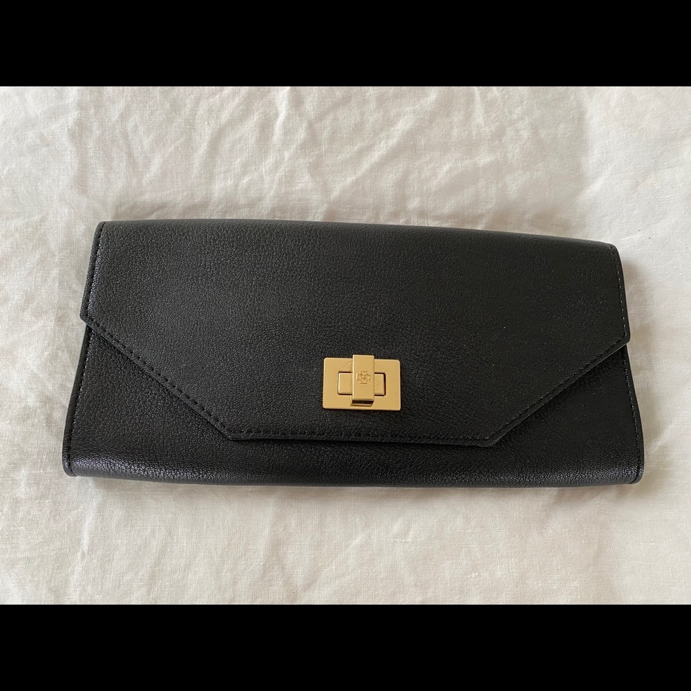 EUC Ann Taylor Clutch